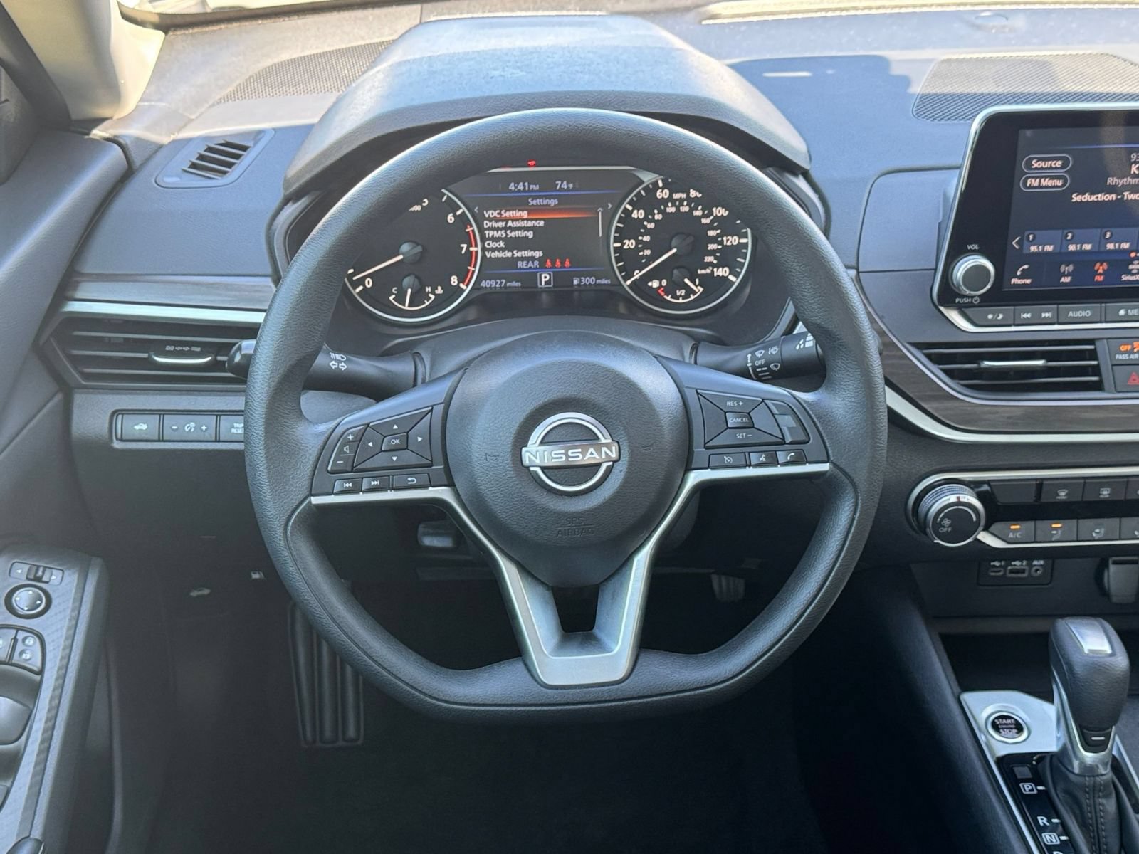 Used 2025 Nissan Altima 2.5 SV FWD image 29