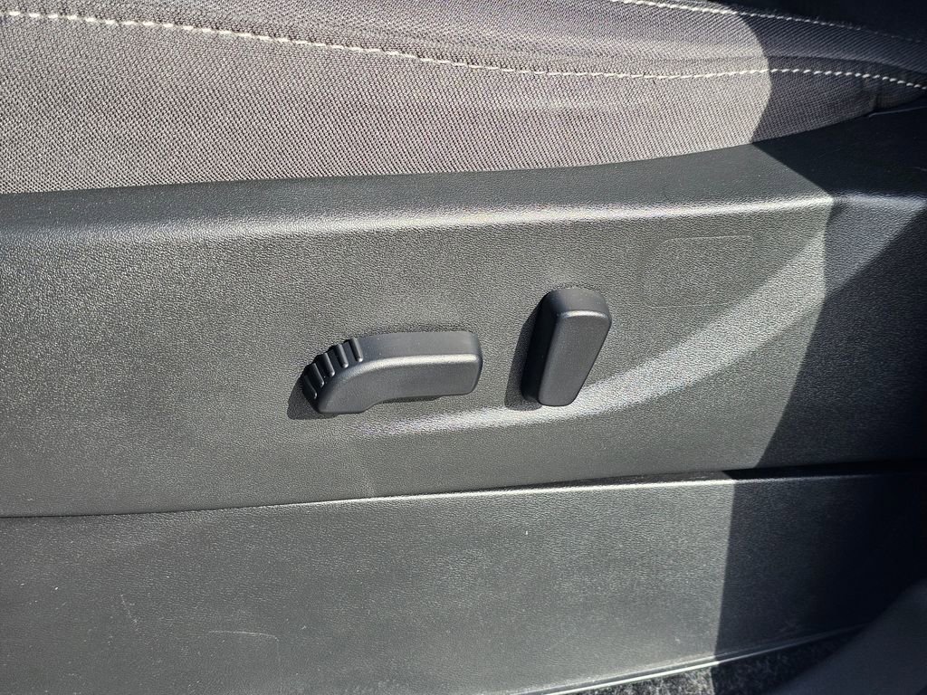 Certified 2024 Nissan Frontier SV w/ Hardbody Edition AWD/4WD image 32