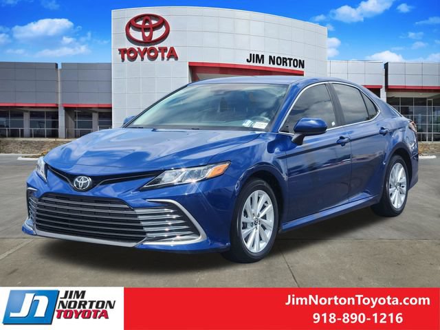 Used 2024 Toyota Camry LE FWD image 3