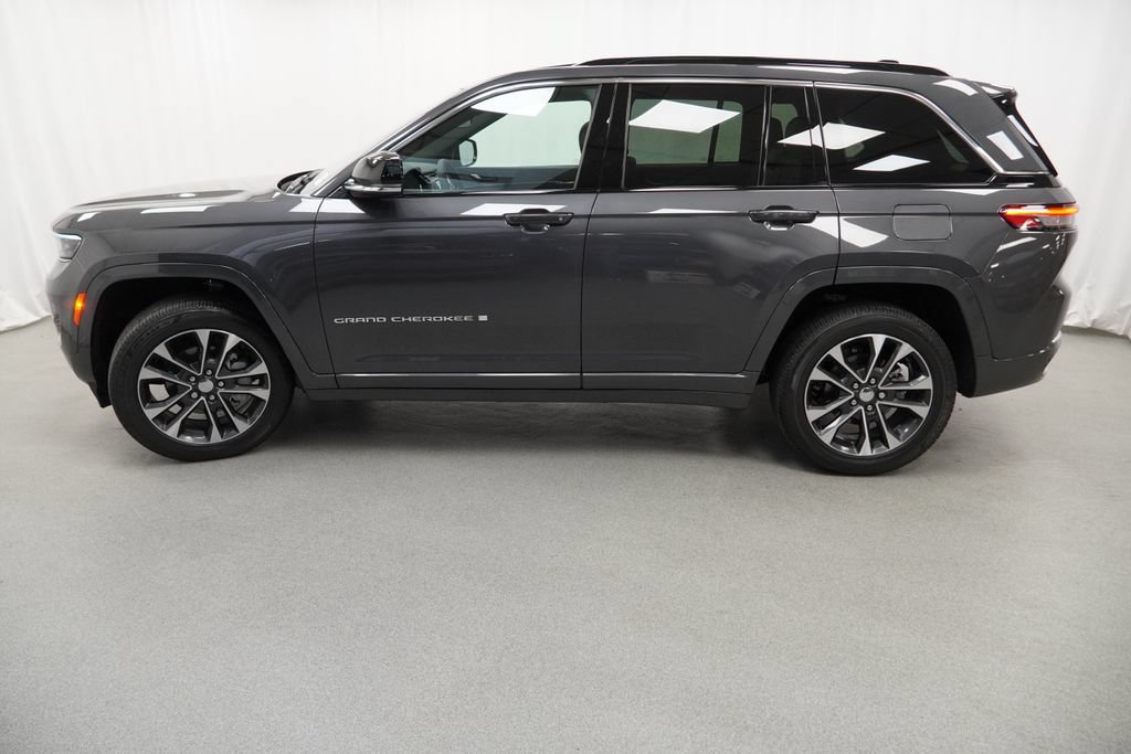 Certified 2025 Jeep Grand Cherokee Overland w/ Trailer Tow Package AWD/4WD image 15