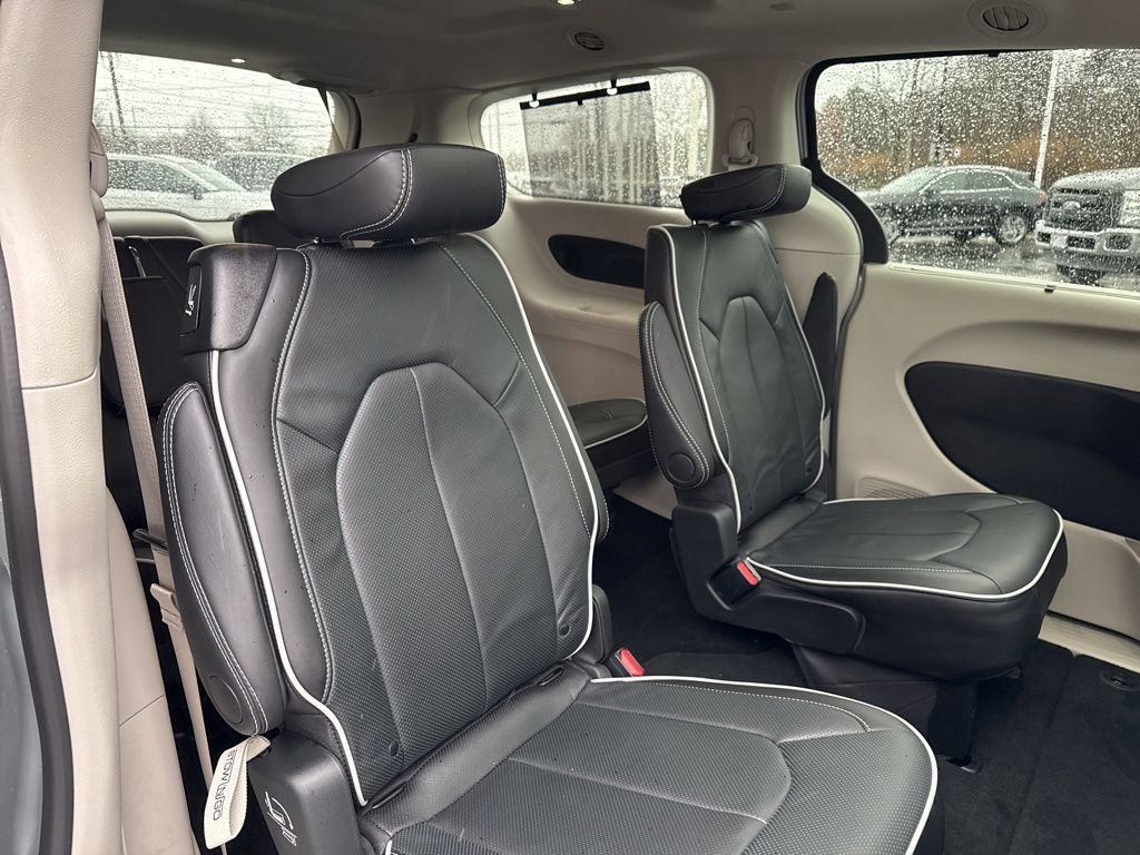 Used 2024 Chrysler Pacifica Limited image 27