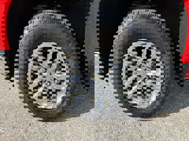 Used 2021 Chevrolet Silverado 1500 LT AWD/4WD image 33