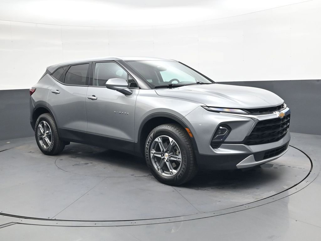 Used 2023 Chevrolet Blazer LT w/ Driver Confidence Package image 2