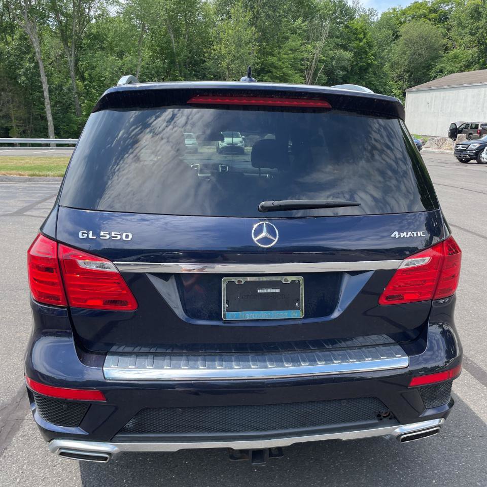 Used 2016 Mercedes-Benz GL 550 4MATIC image 4