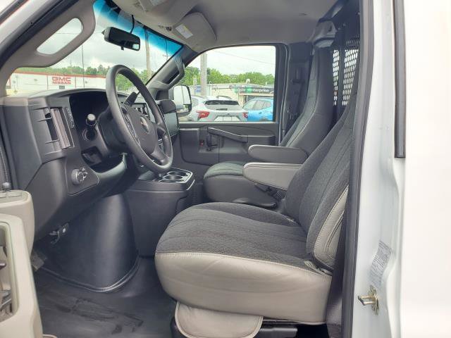 Used 2023 GMC Savana 2500 w/ Driver Convenience Package image 8