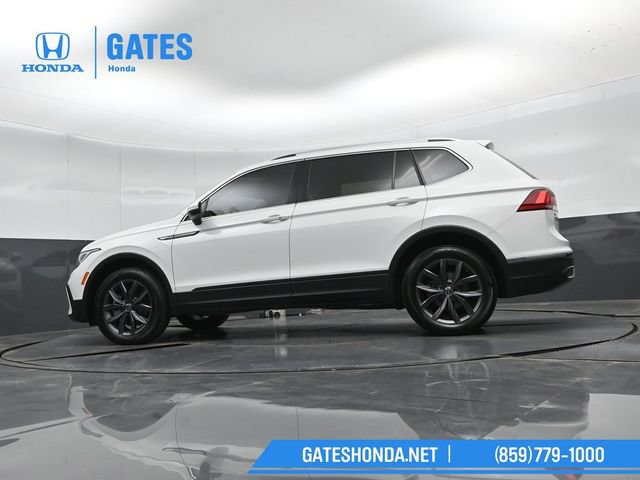 Used 2022 Volkswagen Tiguan SE FWD image 46