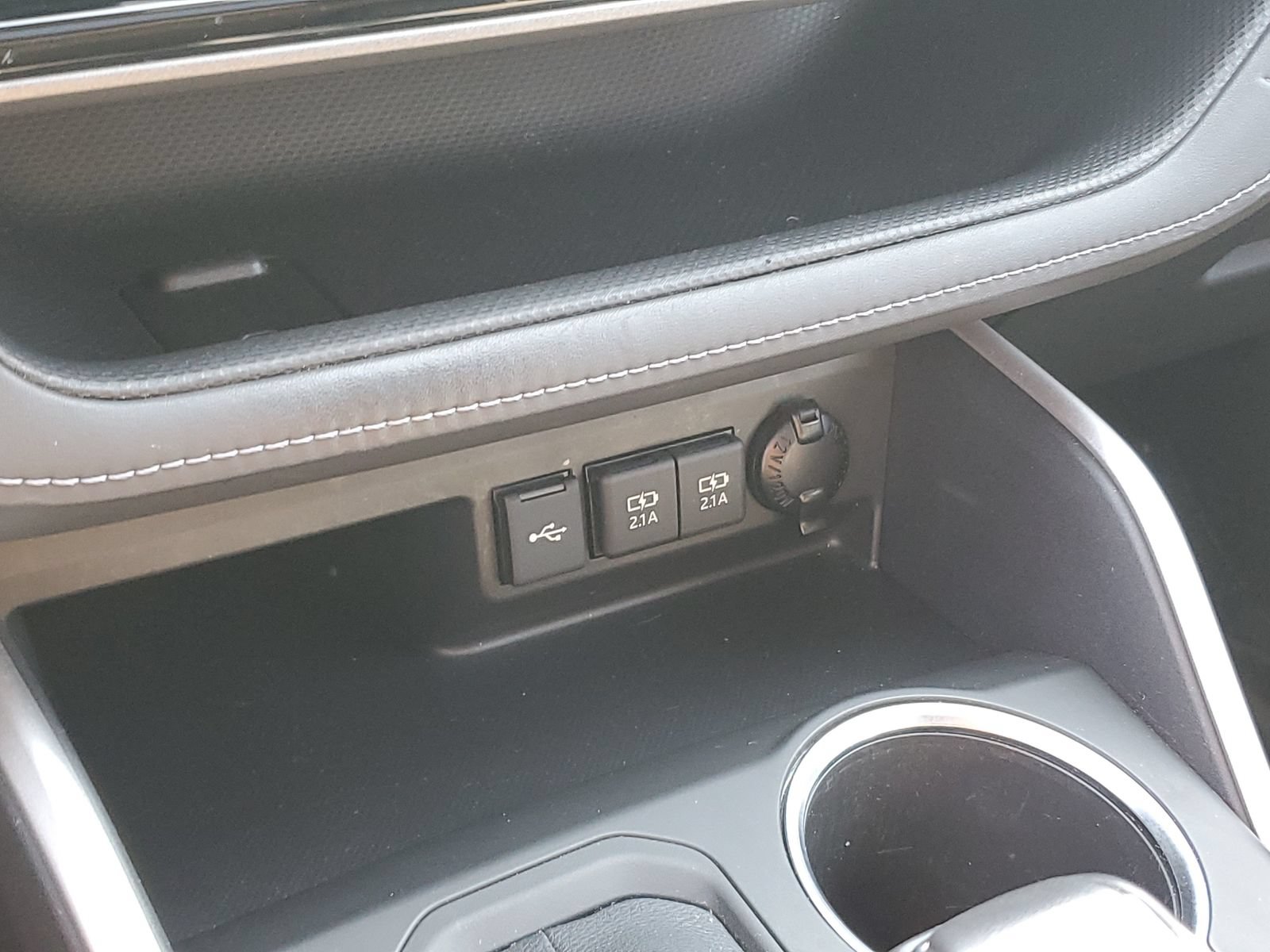 Used 2020 Toyota Highlander XLE AWD/4WD image 30