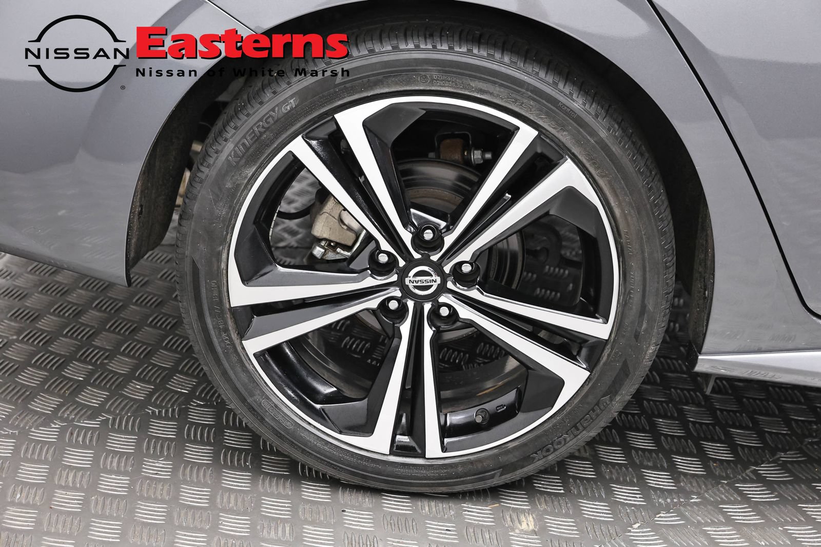 Used 2023 Nissan Sentra SR w/ SR Premium Package FWD image 30