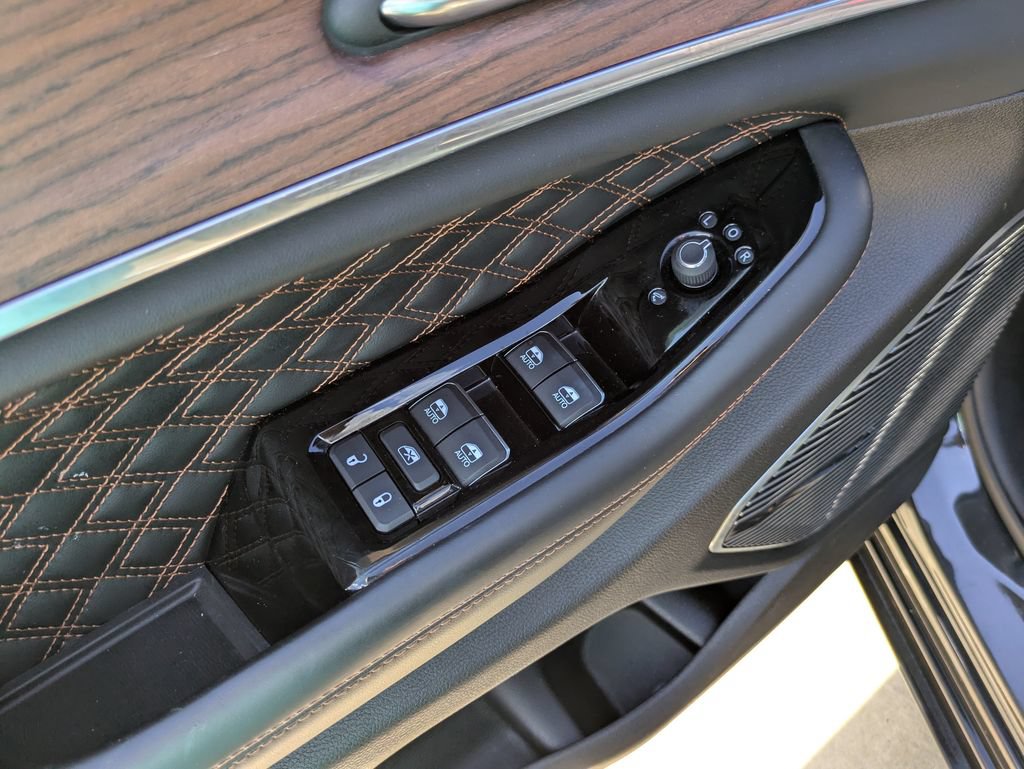 Used 2024 Jeep Grand Cherokee Summit w/ Adv Protech Group IV AWD/4WD image 7