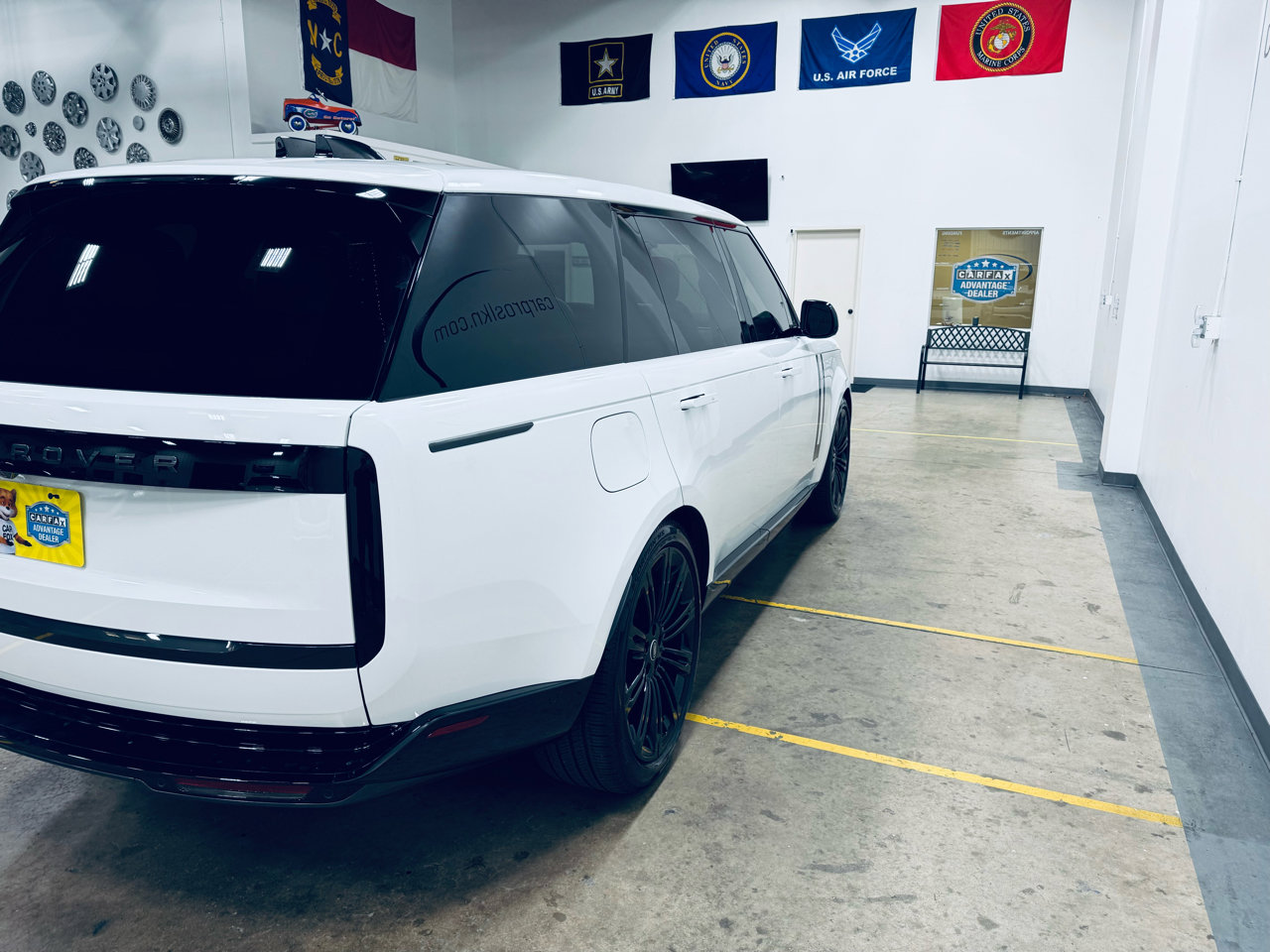 Used 2025 Land Rover Range Rover Long Wheelbase SE image 23