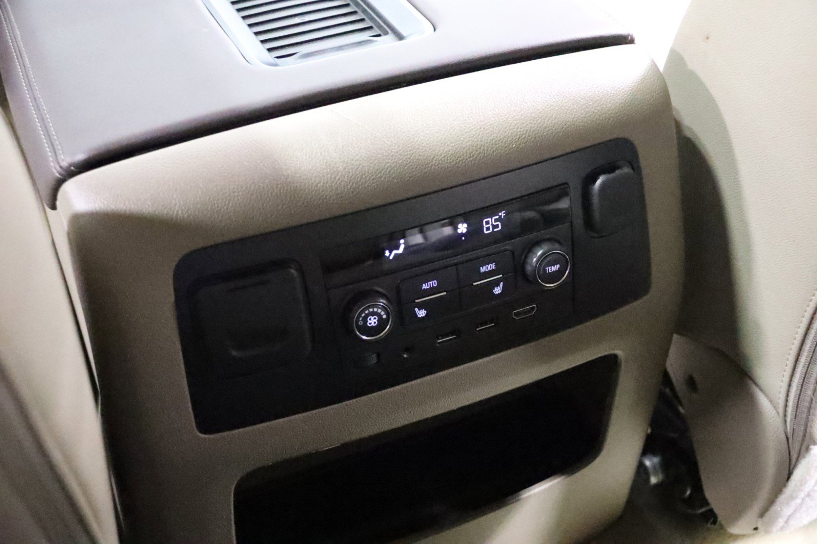 Used 2017 Chevrolet Suburban LT AWD/4WD image 63