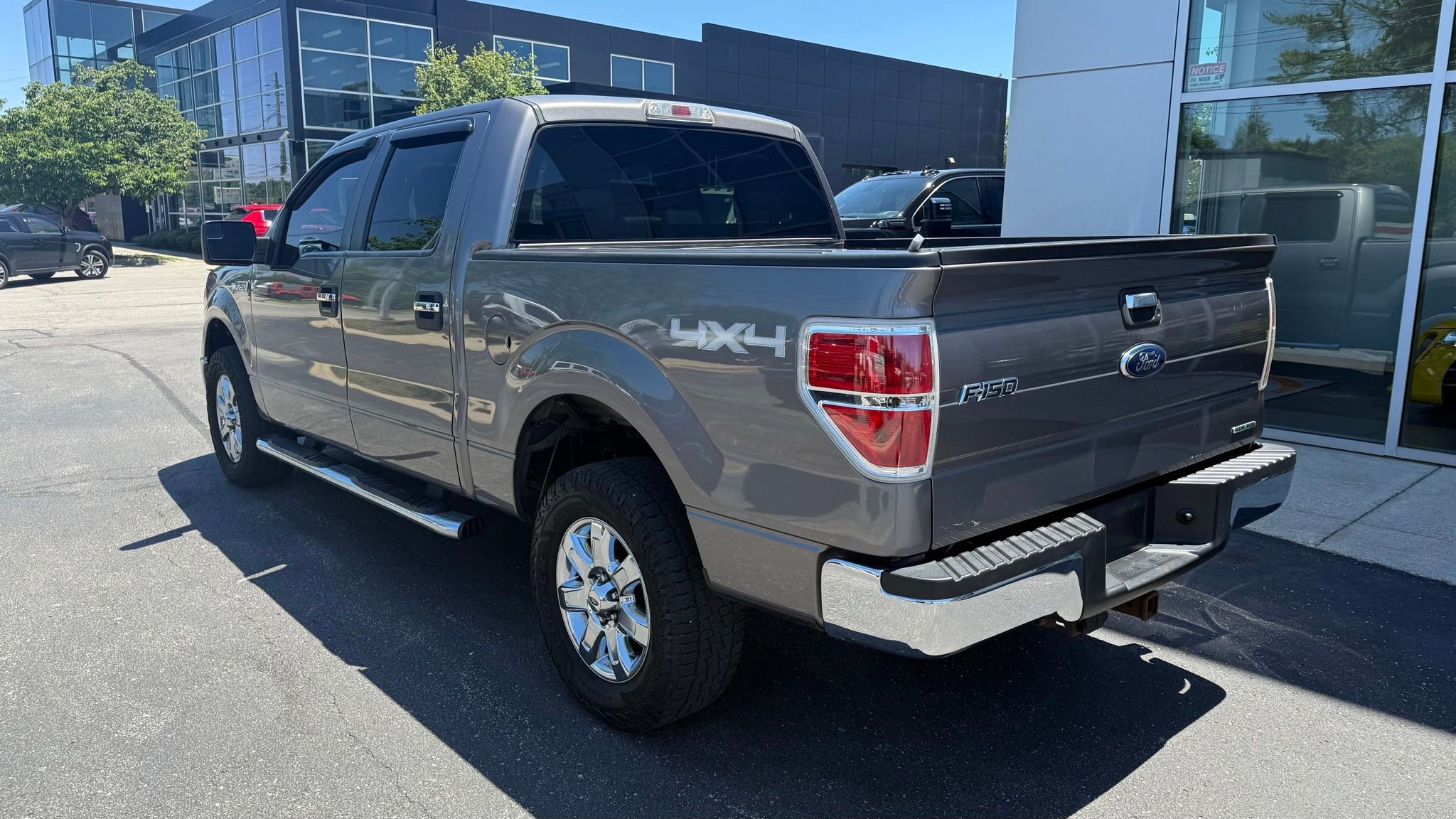 Used 2014 Ford F150 XLT w/ XLT Chrome Package AWD/4WD image 10