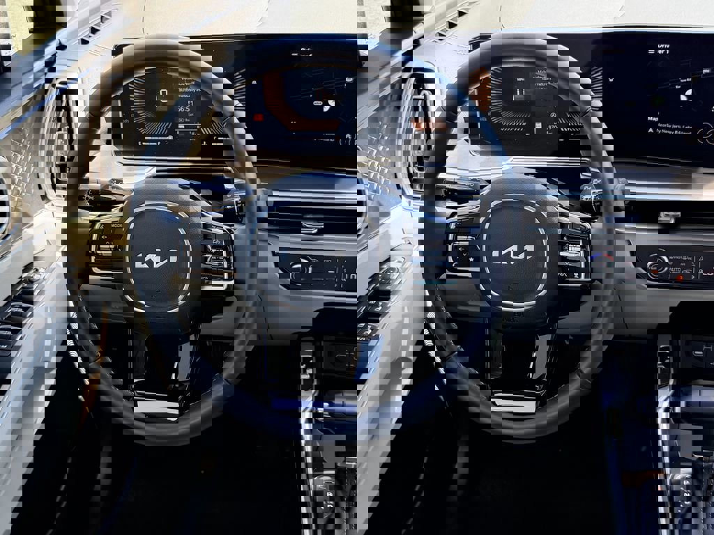 Certified 2025 Kia Sorento S w/ Panoramic Sunroof Package image 14