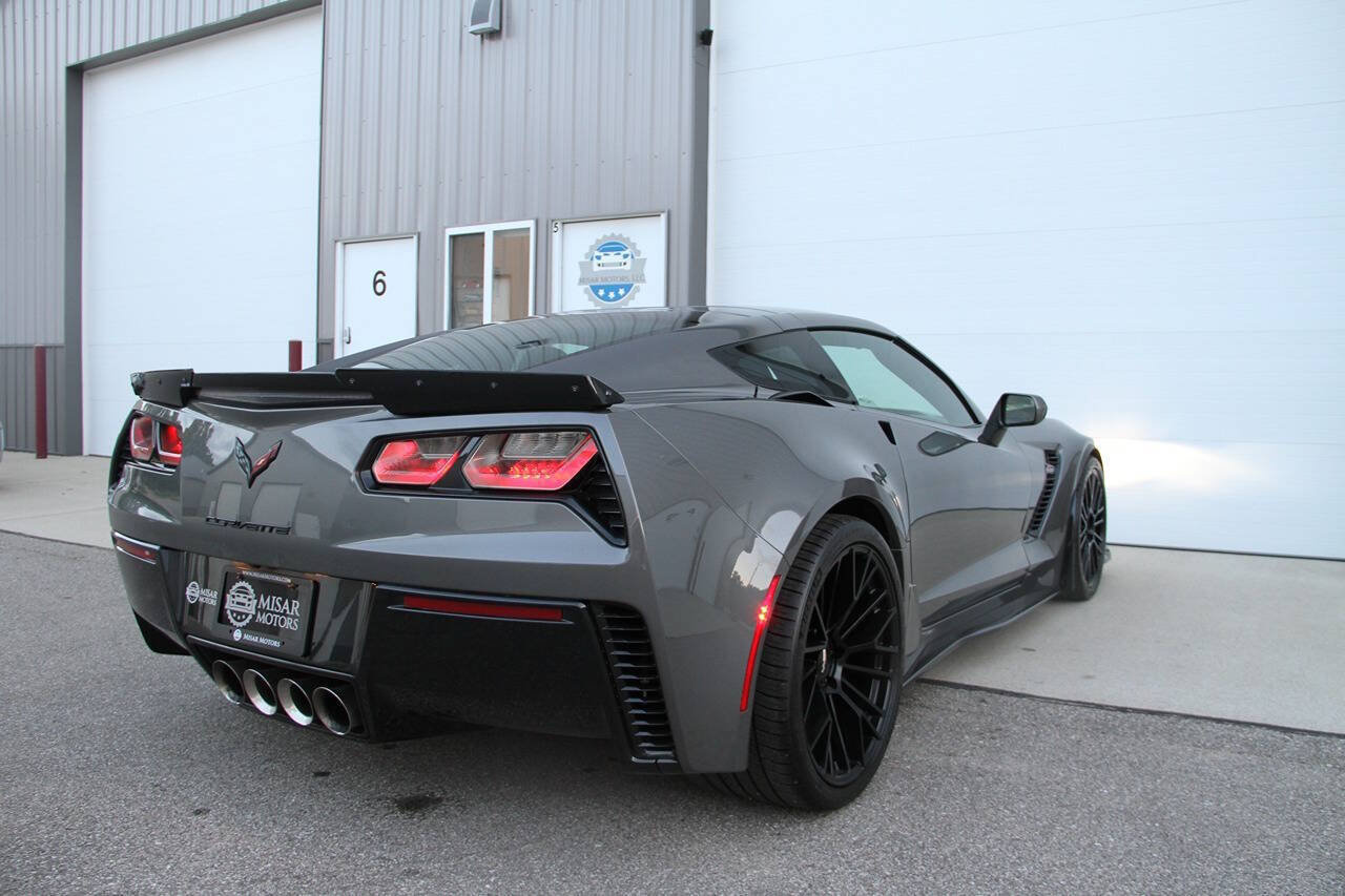 Used 2015 Chevrolet Corvette Z06 w/ 3LZ Preferred Equipment Group RWD image 9