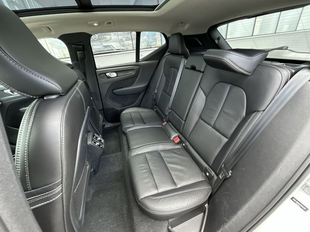 Certified 2023 Volvo XC40 B5 Plus w/ Driver Assist Package image 23