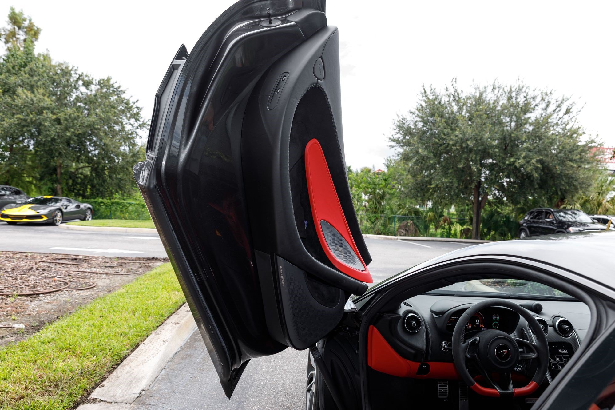 Used 2019 McLaren 570S Coupe RWD image 29