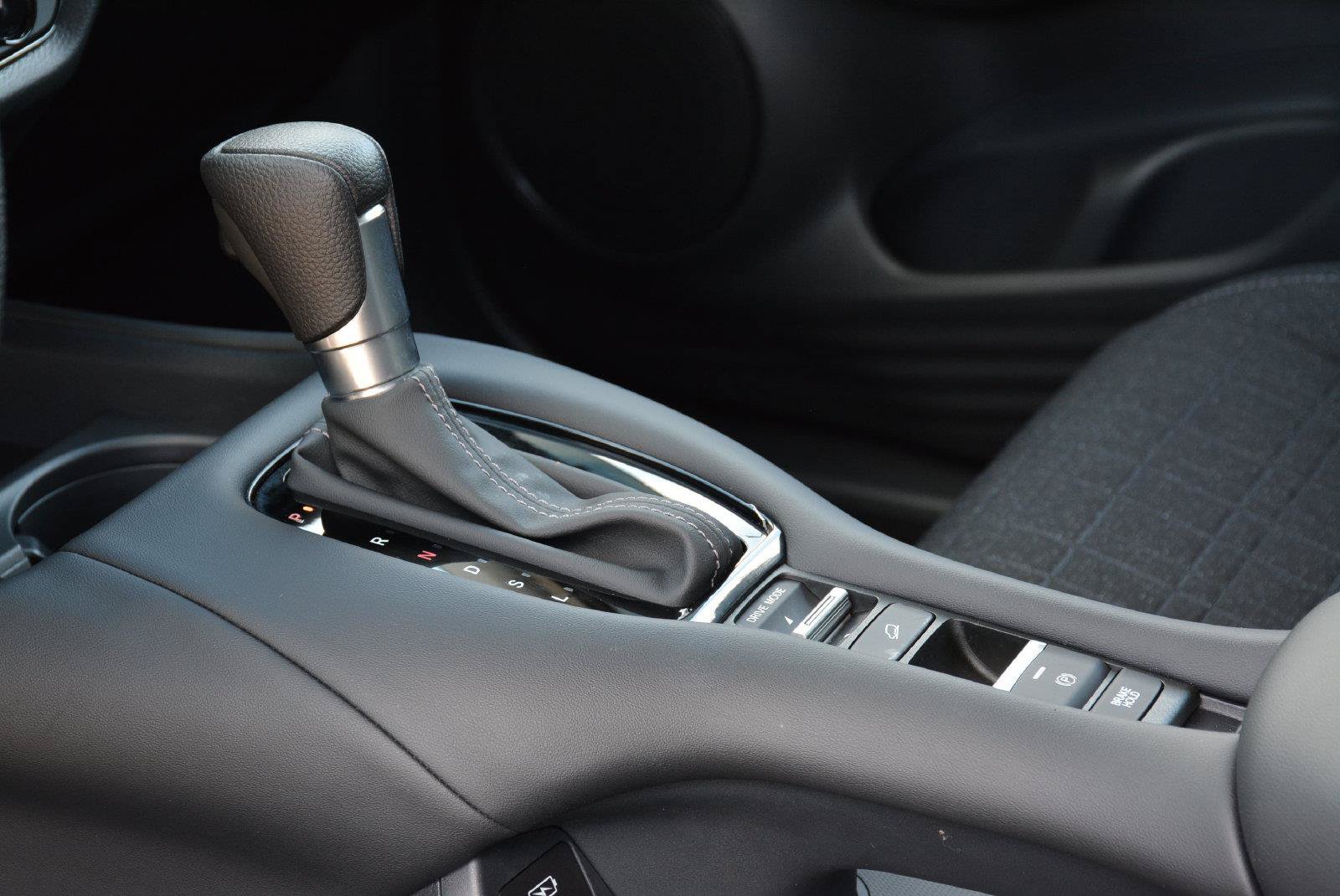 Used 2027 Honda HR-V LX image 9