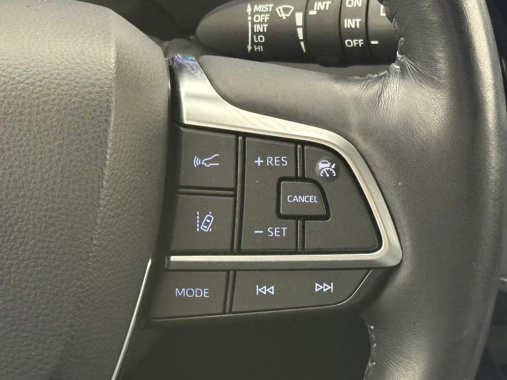 Used 2020 Toyota Highlander Limited AWD/4WD image 34