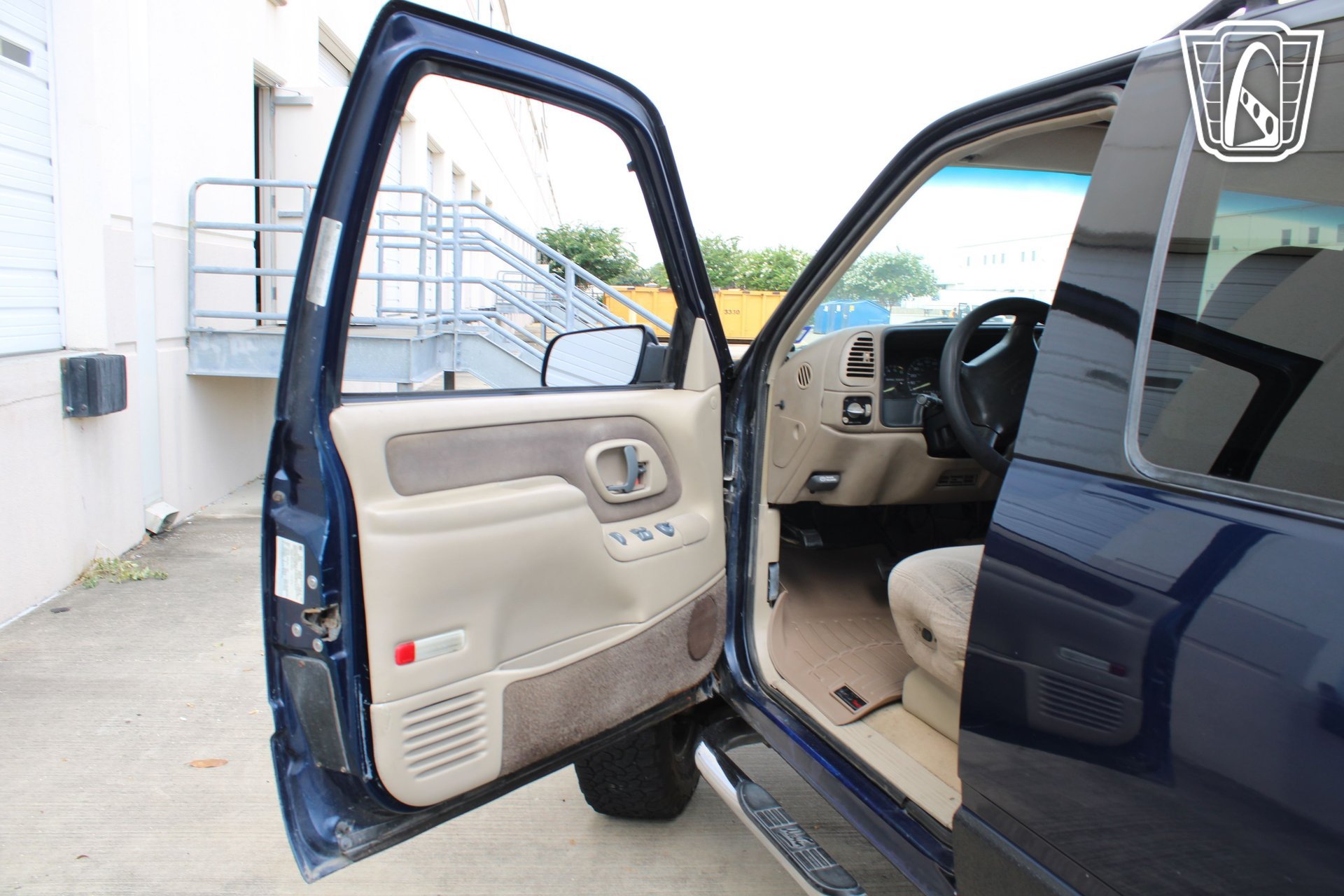 Used 1996 Chevrolet Tahoe 4WD 2-Door image 17