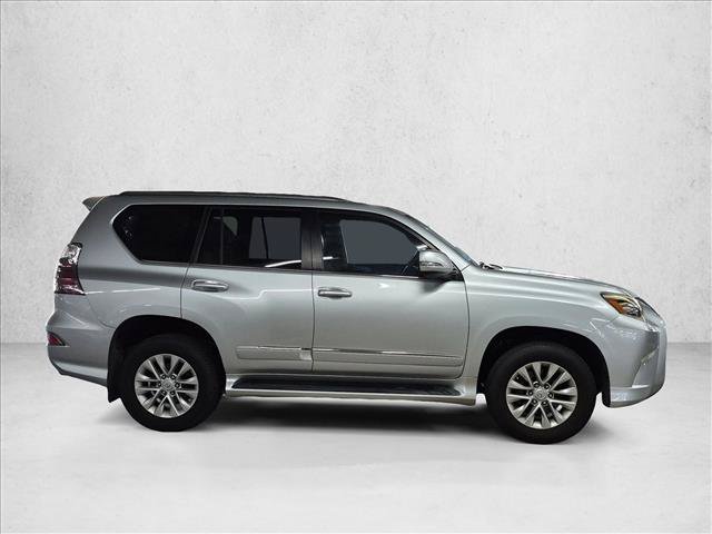 Used 2016 Lexus GX 460 w/ Premium Package AWD/4WD image 4