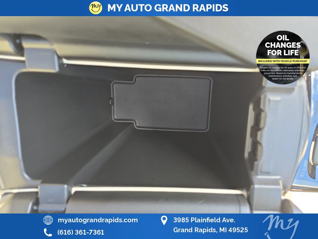 Used 2023 Buick Envision Avenir AWD/4WD image 28