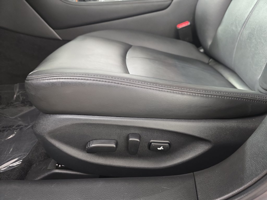 Used 2019 INFINITI Q50 Luxe w/ Essential Package (3.0T Luxe) AWD/4WD image 30