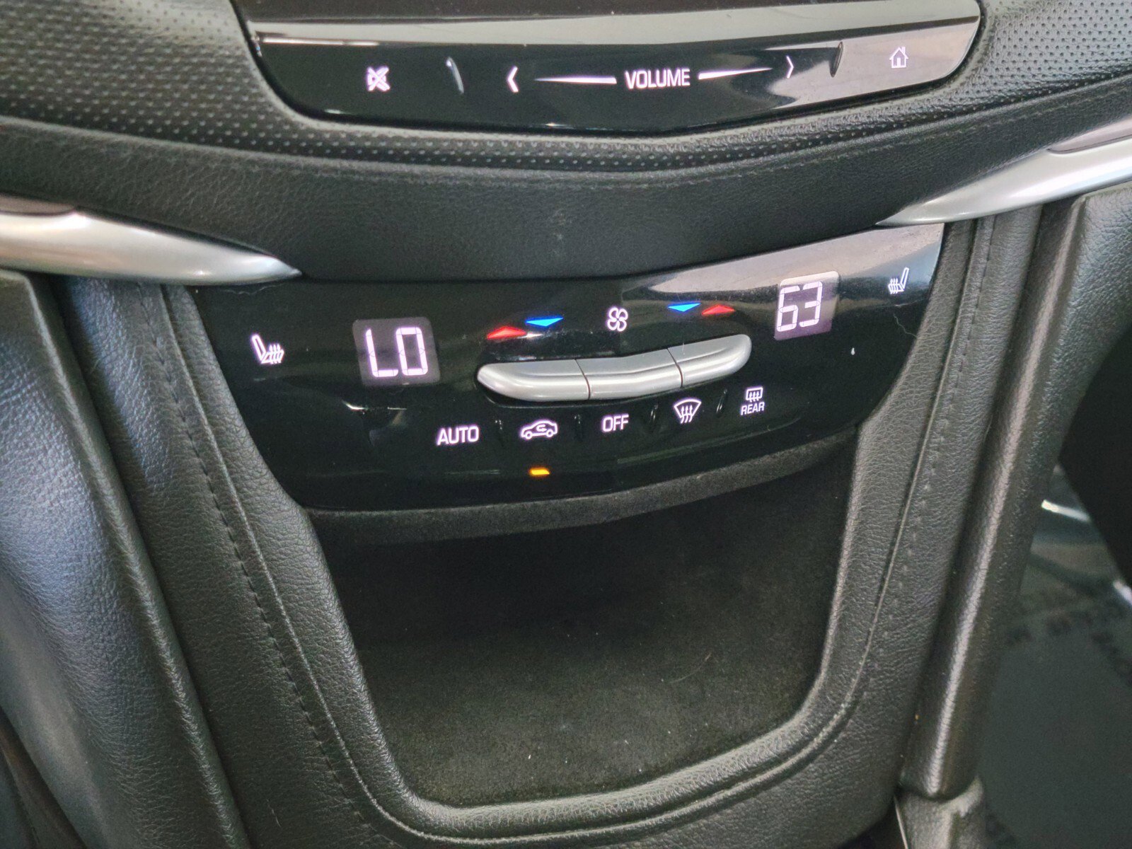 Used 2018 Cadillac XT5 Luxury w/ Driver Awareness Package image 24