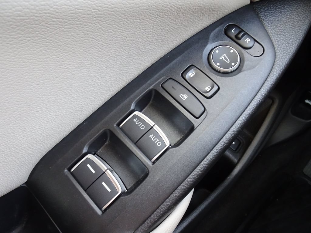 Used 2018 Honda Accord EX image 26