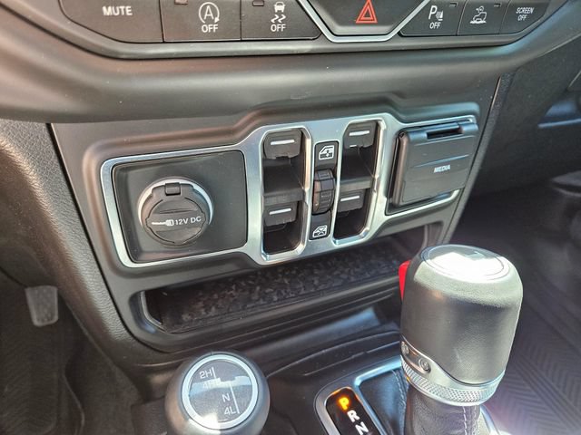 Used 2021 Jeep Wrangler Unlimited Sahara w/ Uconnect 4C Nav & Sound Group AWD/4WD image 31