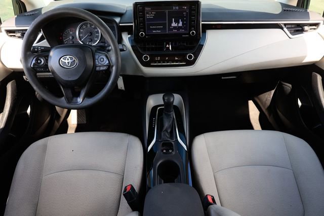 Used 2022 Toyota Corolla LE image 2