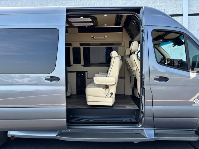 Used 2023 Mercedes-Benz Sprinter 3500 w/ Parking Package image 7