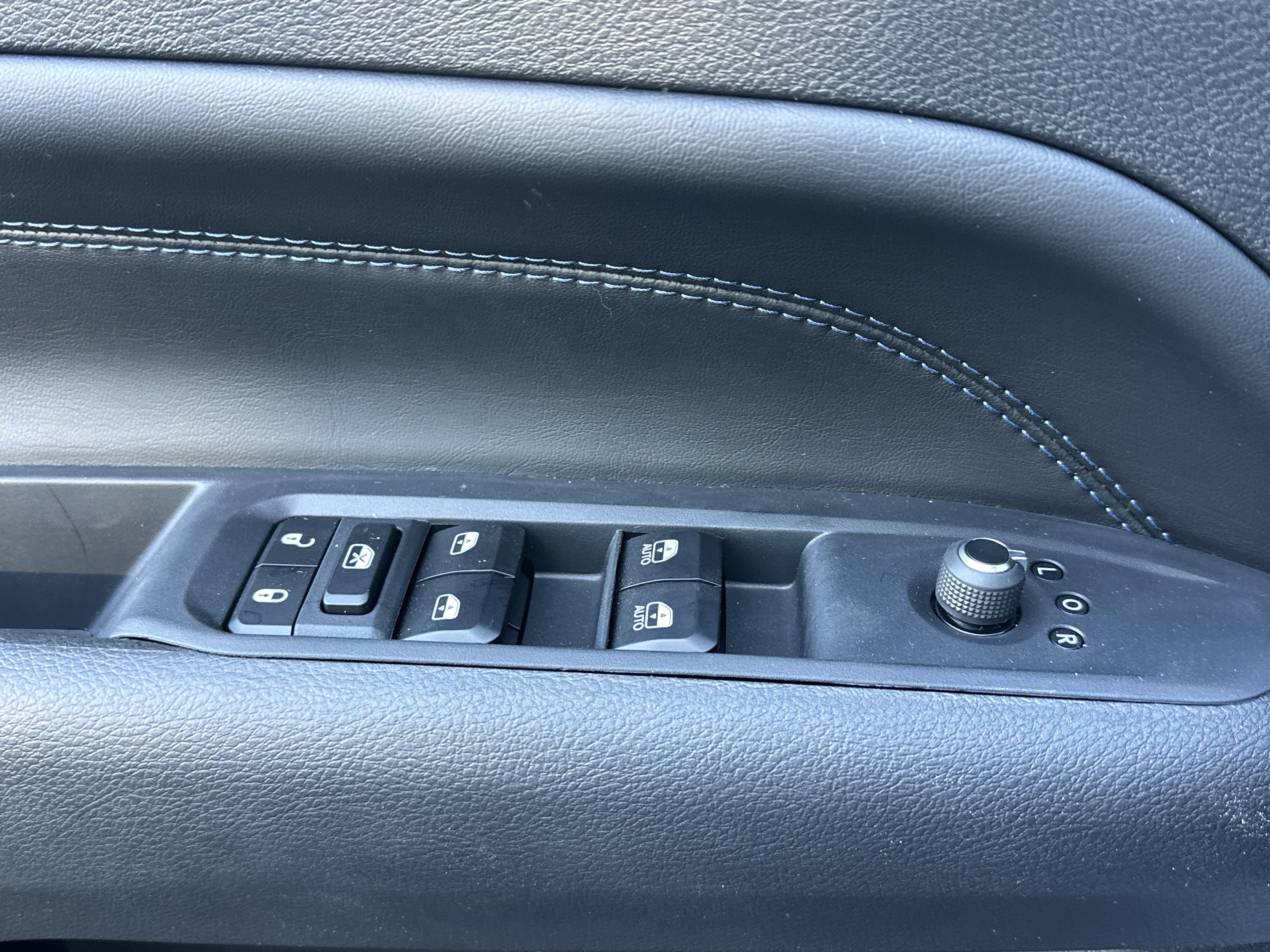 New 2026 Jeep Compass Limited image 13