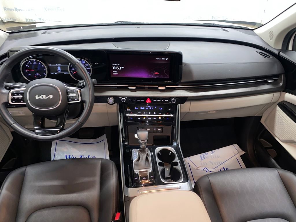 Used 2023 Kia Carnival EX FWD image 24