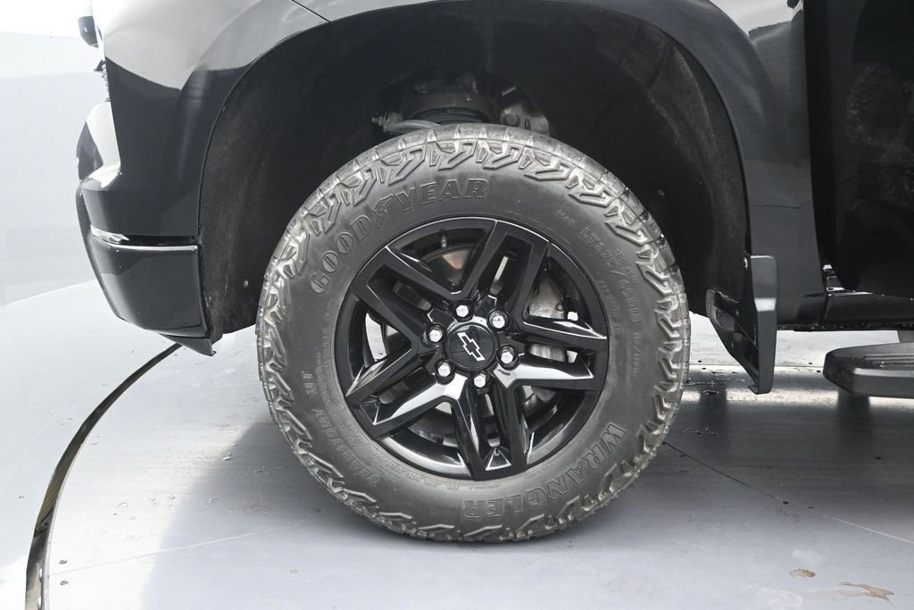 Used 2023 Chevrolet Silverado 1500 LT Trail Boss w/ LT Trail Boss Premium Package AWD/4WD image 19
