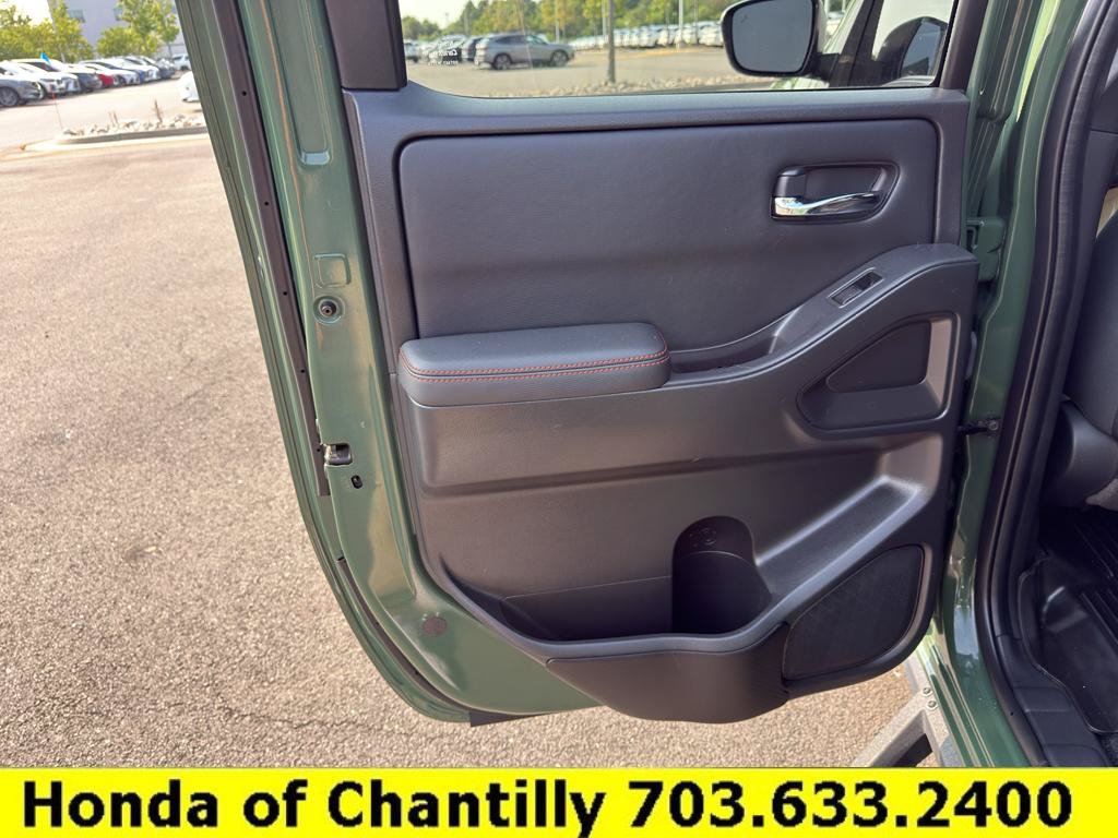 Used 2022 Nissan Frontier PRO-4X w/ Technology Package AWD/4WD image 23