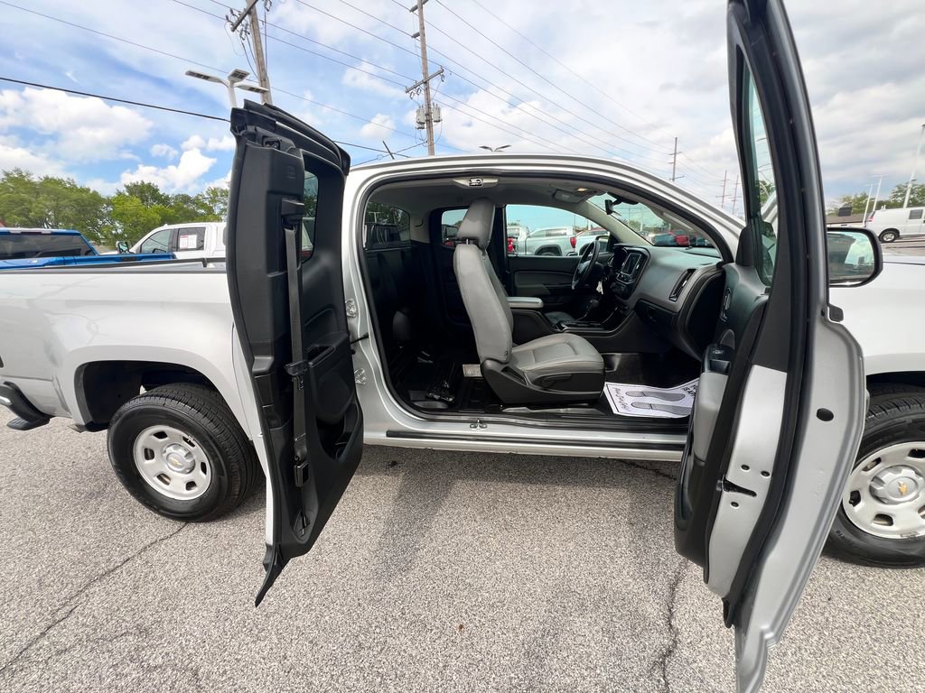 Used 2020 Chevrolet Colorado W/T RWD image 29