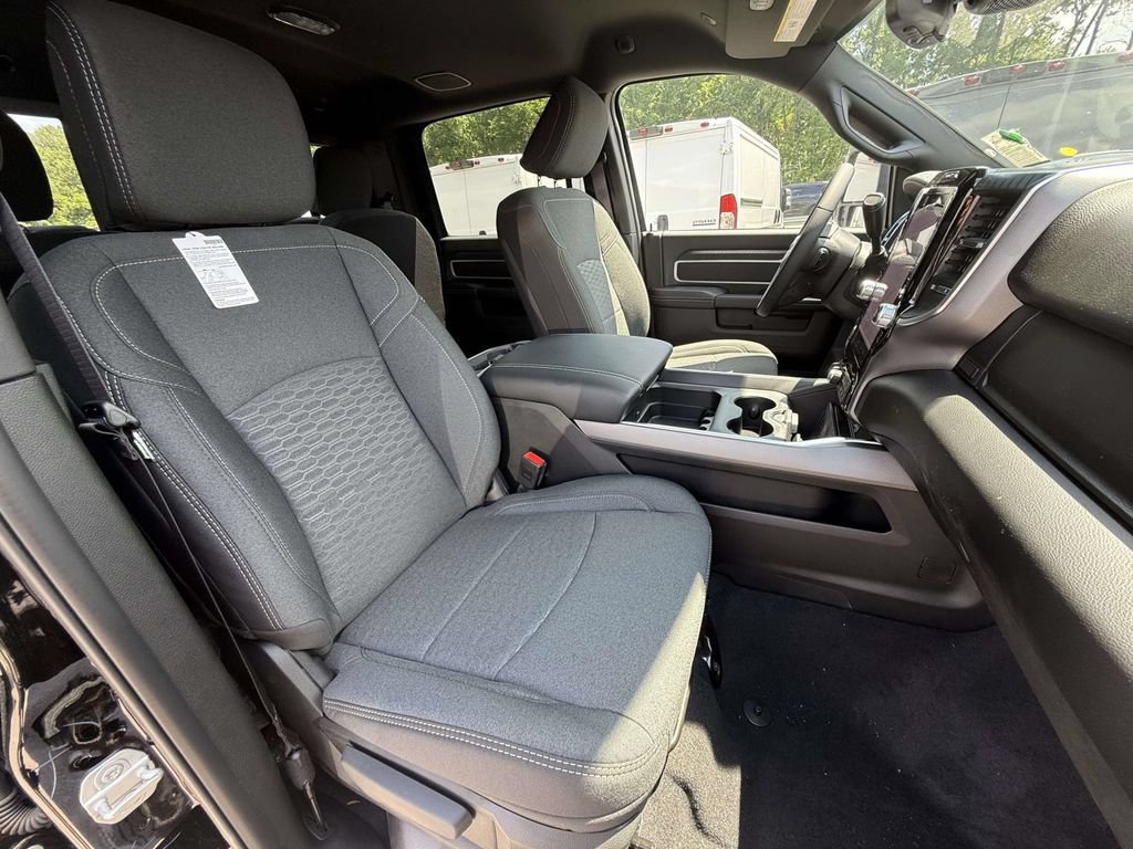 New 2026 RAM 2500 Big Horn AWD/4WD image 18