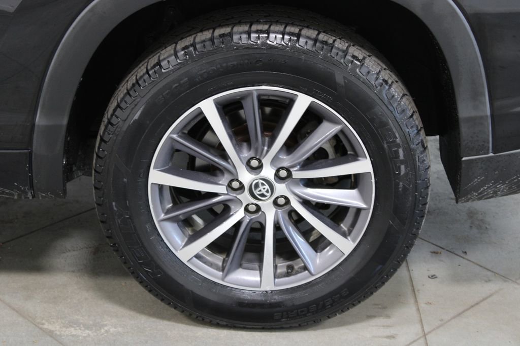 Used 2017 Toyota Highlander XLE image 17