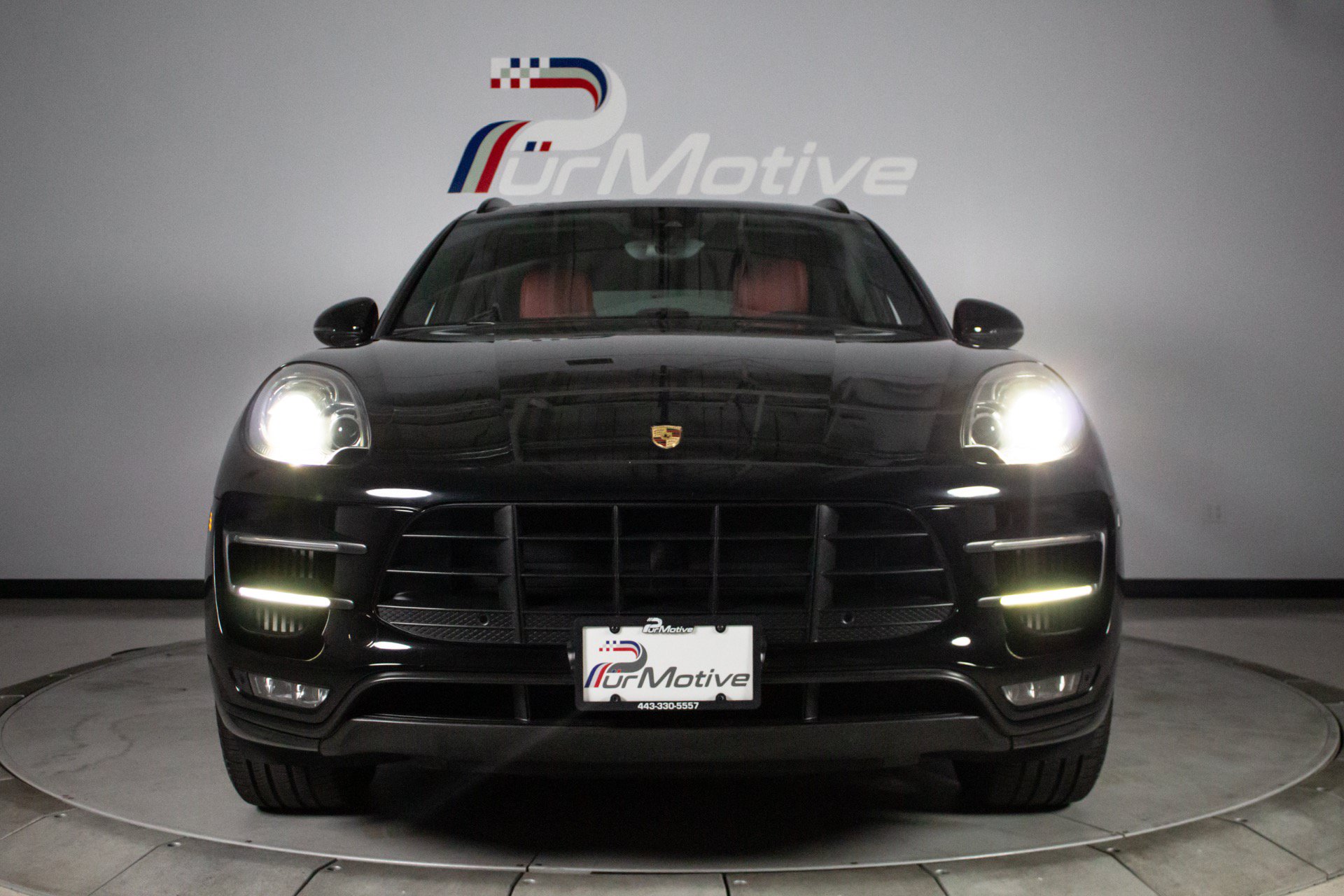 Used 2018 Porsche Macan Turbo AWD/4WD image 14