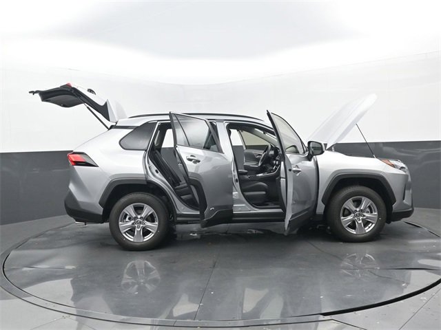 New 2025 Toyota RAV4 XLE image 31