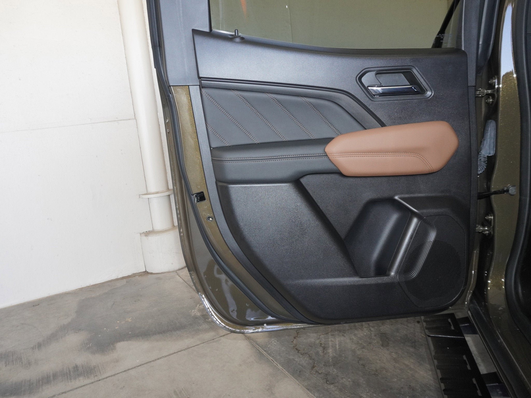 Used 2024 GMC Canyon AT4 w/ LPO, Skid Plate Package AWD/4WD image 39