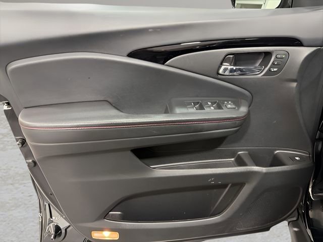Used 2022 Honda Ridgeline Black Edition image 9