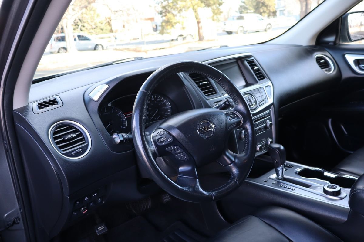 Used 2019 Nissan Pathfinder SL AWD/4WD image 15