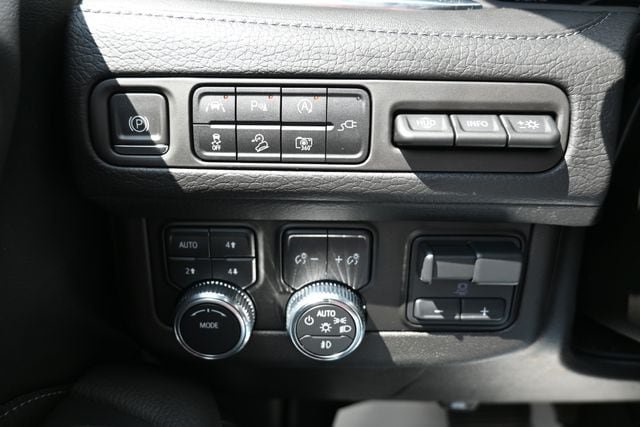 Used 2022 GMC Yukon Denali w/ Max Trailering Package AWD/4WD image 42