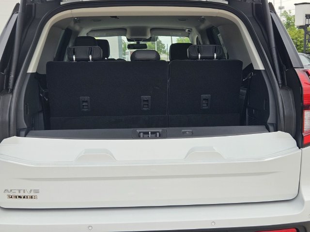 New 2026 Ford Expedition Active RWD image 8