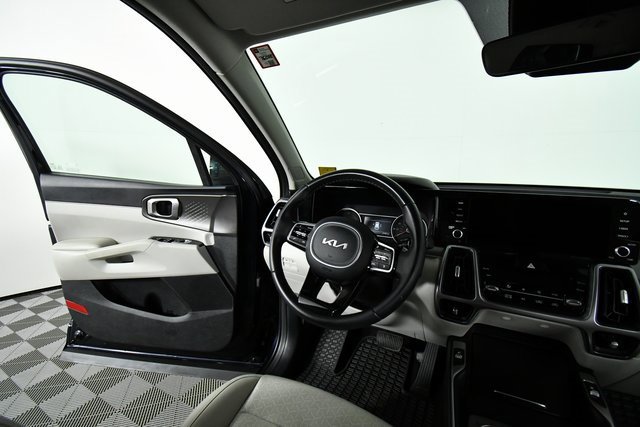 Used 2024 Kia Sorento EX image 19