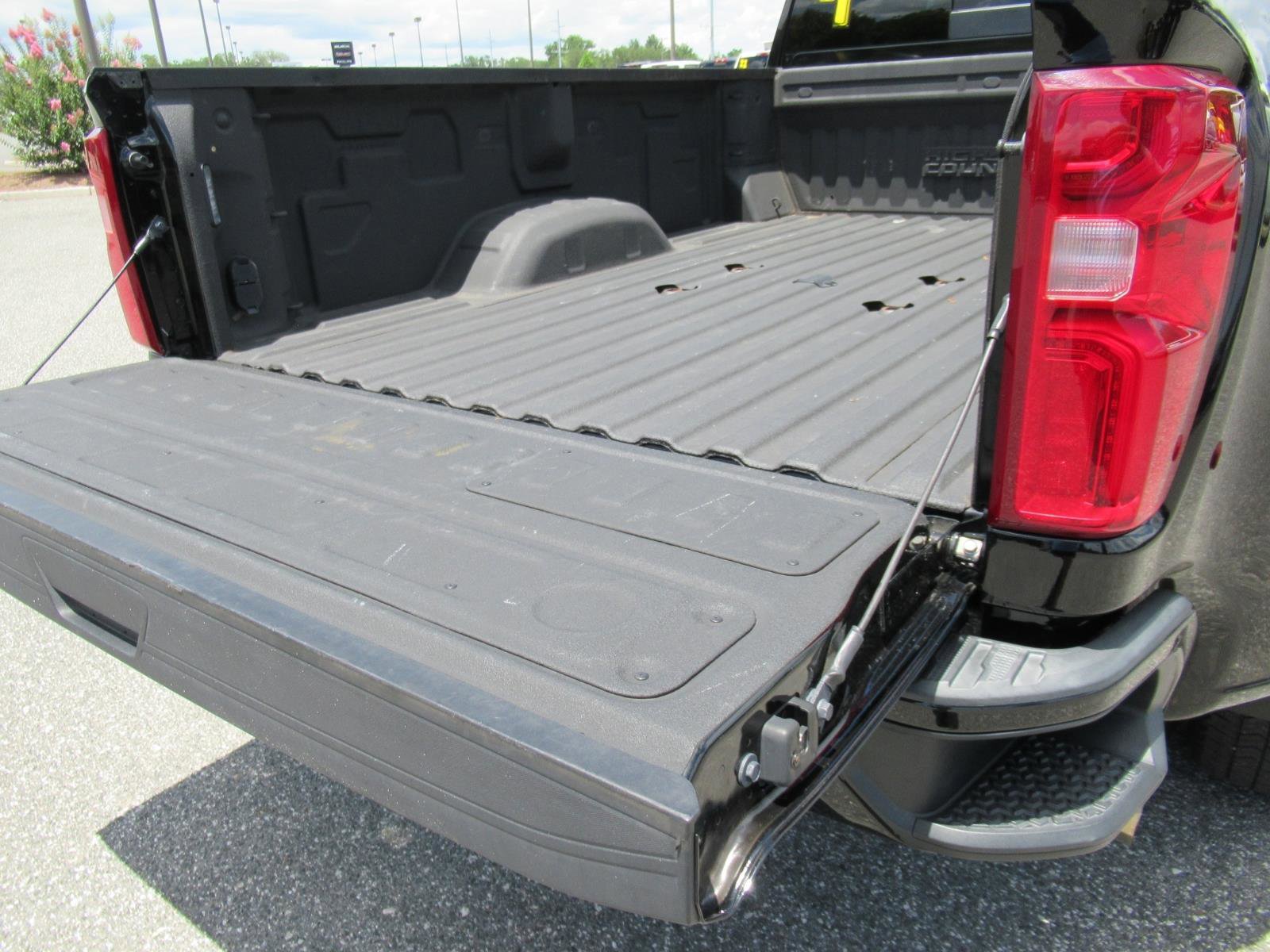 Used 2021 Chevrolet Silverado 3500 High Country AWD/4WD image 34
