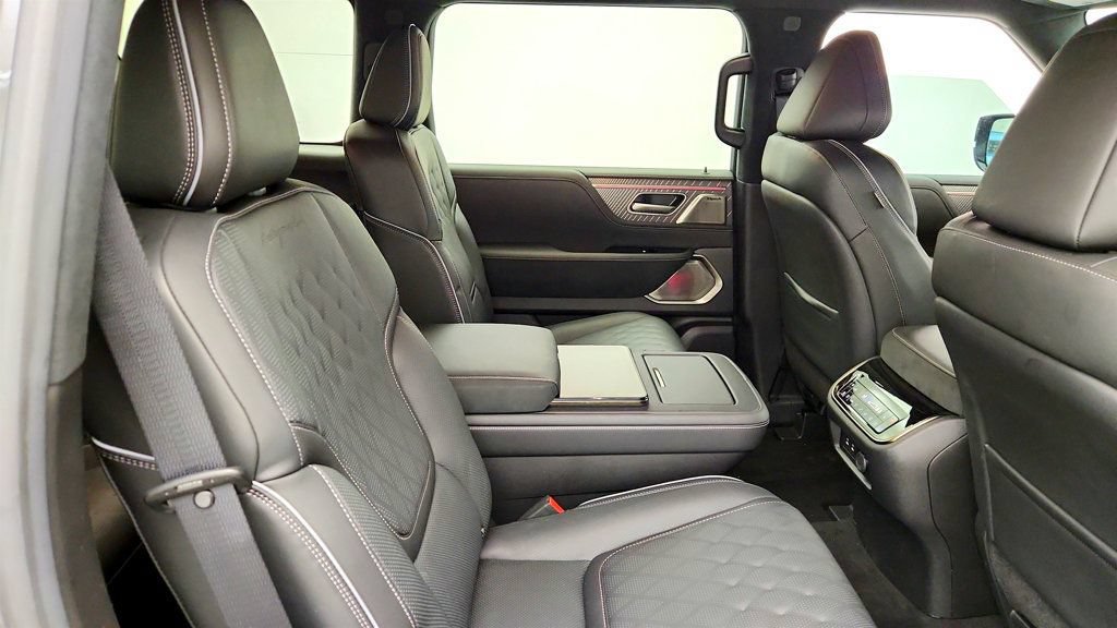 Used 2025 INFINITI QX80 Autograph AWD/4WD image 24