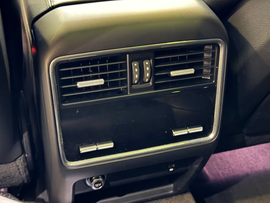 Certified 2023 Porsche Cayenne Platinum Edition AWD/4WD image 24
