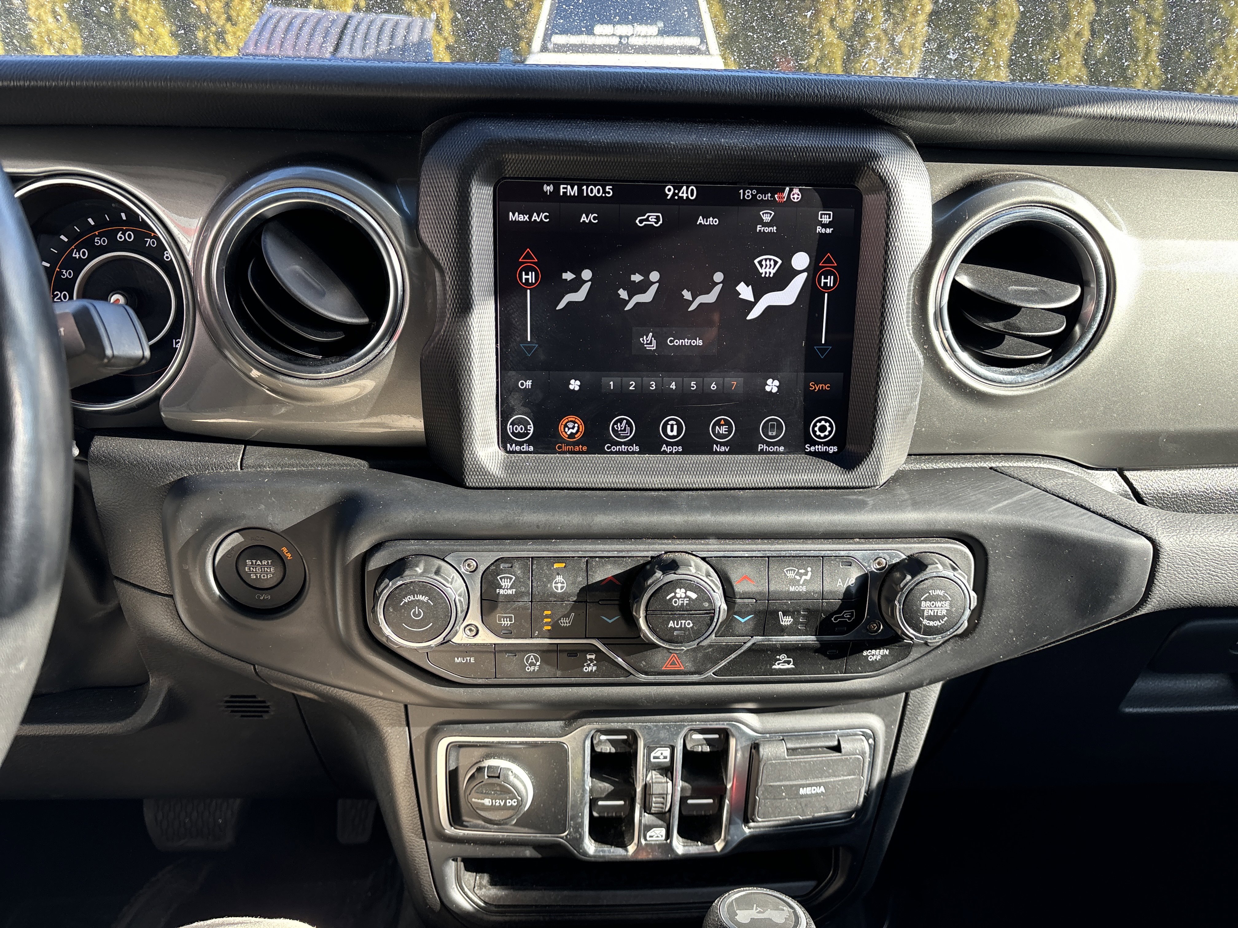 Used 2022 Jeep Wrangler Unlimited Sahara w/ LED Lighting Group image 25